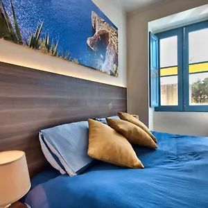 https://central-suites-st-julians.hotelssaintjulians.com